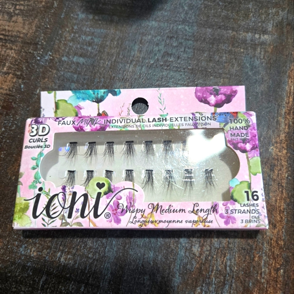 Lash extension